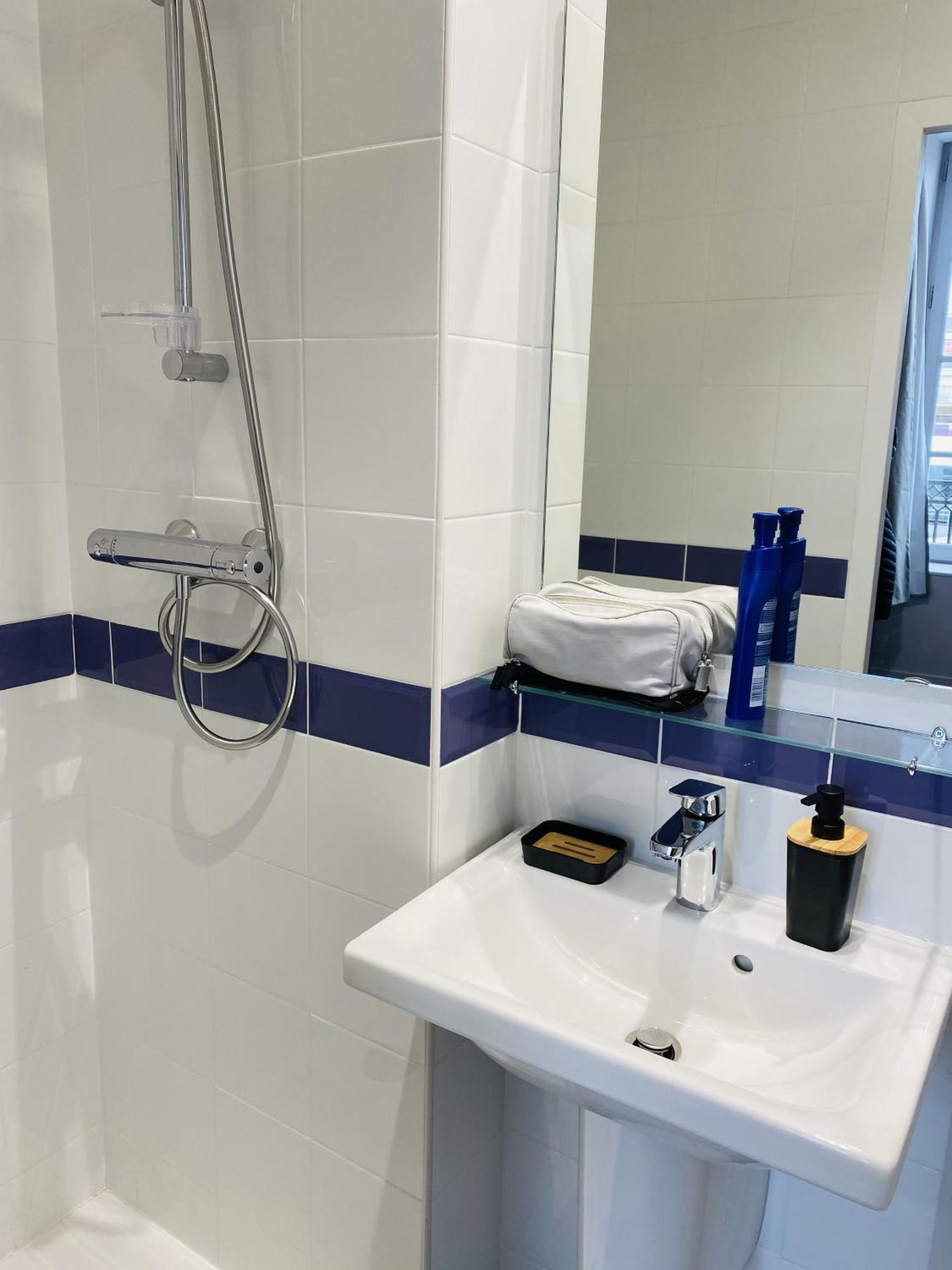 Hostel Flamingo Nimes Gare Centre Zimmer foto